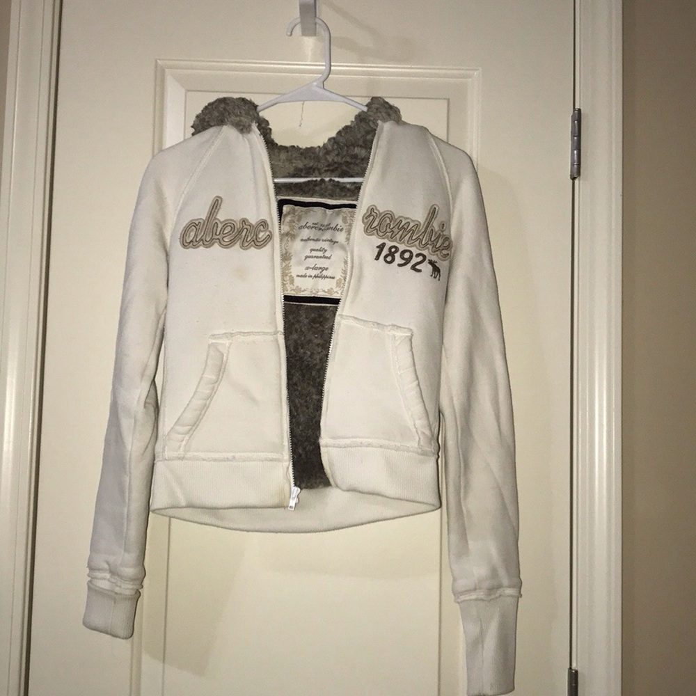 white abercrombie hoodie